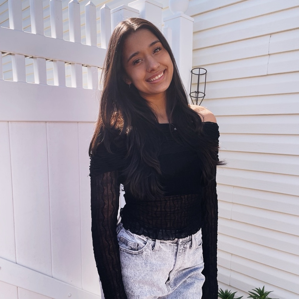 Meet your Posher, Alexis